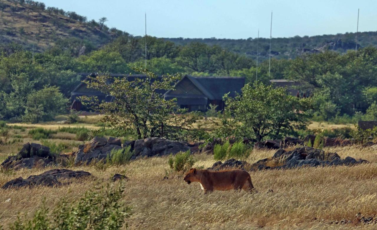 Hobatere Lodge Otjovasandu Exteriér fotografie